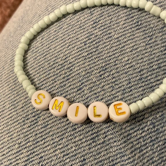 Beaded Bracelet with SMILE Letter Beads Women’s - Picture 3 of 5